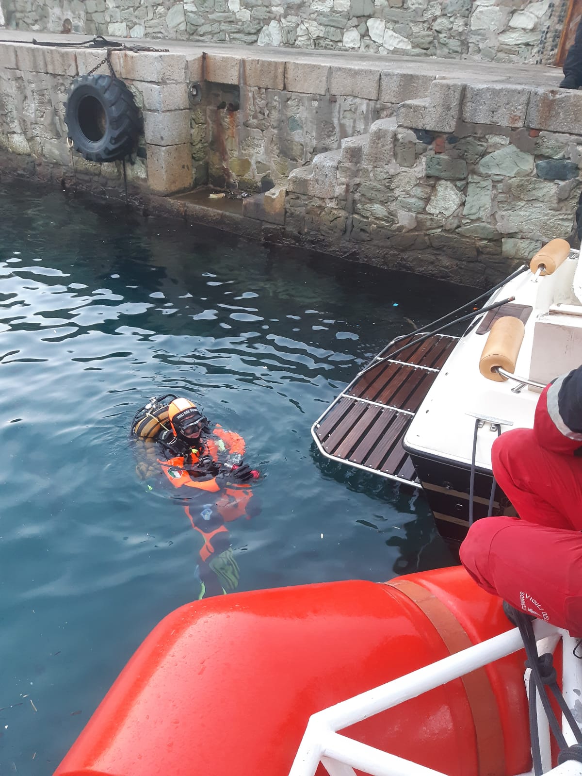 Imbarca Acqua A Largo Di Livorno Soccorso In Mare