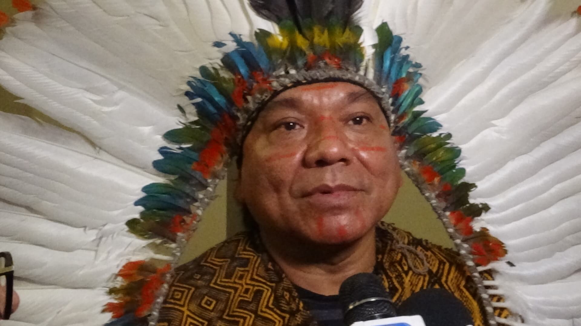 ESCLUSIVA – L’Amazzonia a Firenze. Intervento in Consiglio Comunale di Sia Huni Kuin capo tribù Kaxinawa in Amazzonia