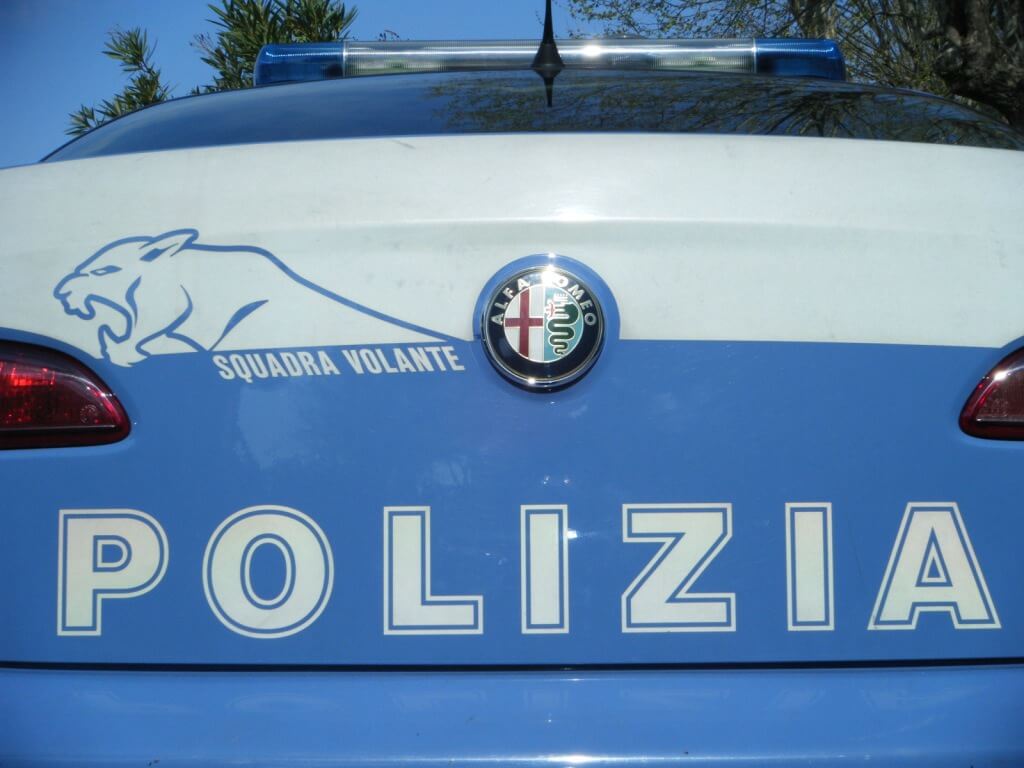 Blitz all’alba della Polizia, 6 in manette per droga ed estorsione