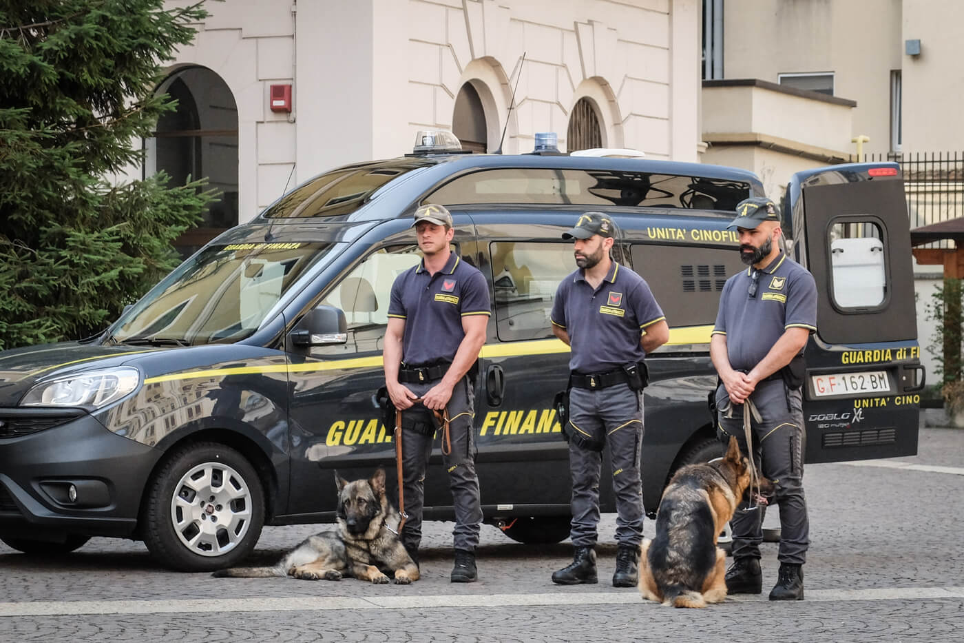 Perquisite 21 persone per spaccio di droga tramite app di messaggistica