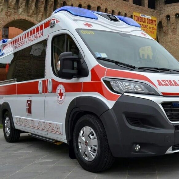 Incidenti stradali: auto travolge pedoni a Firenze, 1 morto e 1 ferito grave 