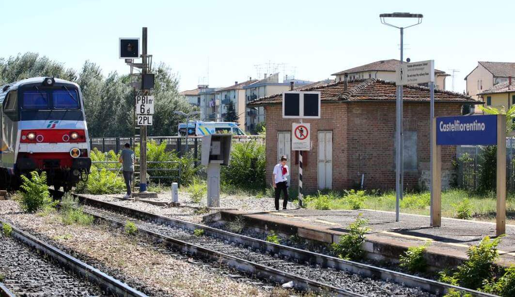 Castelfiorentino: distacco cemento ponte ferrovia
