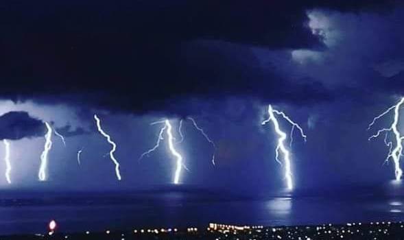 Allerta meteo: temporali forti e rovesci su costa e Valdarno