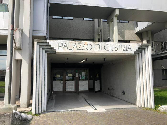 Presunti abusi su due fratelli minori in una comunità religiosa a Prato: perquisizioni anche in provincia di Lucca e Massa
