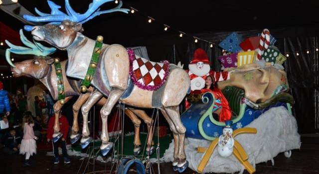 La Cittadella del Carnevale di Viareggio si illumina con le luci di Natale