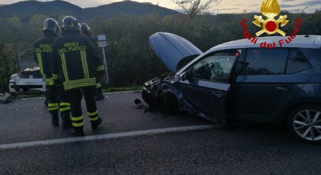 Scontro tra auto sulla Siena Grosseto, 4 feriti