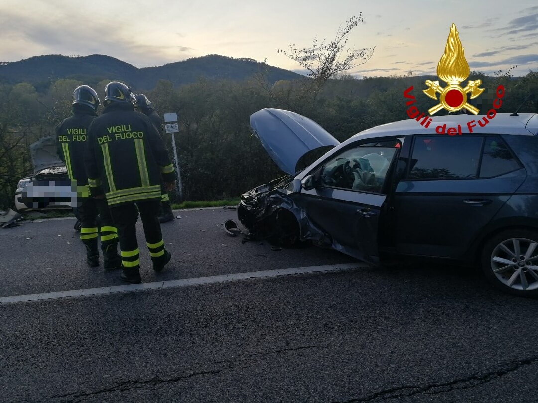 Scontro tra auto sulla Siena Grosseto, 4 feriti