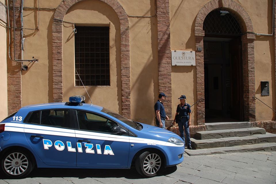 Daspo urbano per tre stranieri a Siena, ubriachi disturbano e offendono gestori di un locale e si rifiutano di mostrare i documenti alla polizia