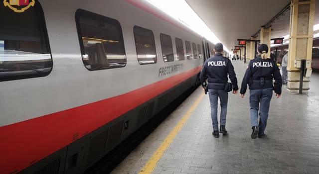 Oltre 3900 persone controllate dalla polizia ferroviaria: arrestato 36enne con a carico ordine di carcerazione