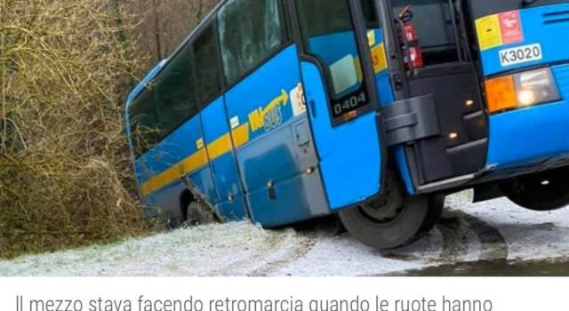 Scuolabus sospeso nel vuoto a Camporgiano (LU), Bianchi (M5S): “Tragedia sfiorata”