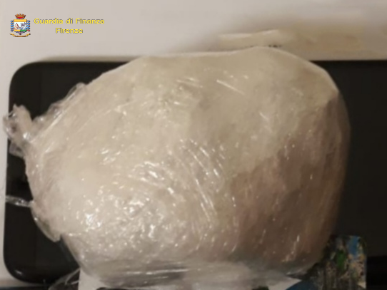 Sequestrati 25 panetti di cocaina pura in porto 