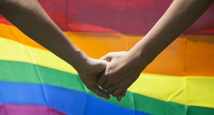 Giovane vittima di omofobia, la condanna di LuccAut: “Un fatto che ferisce”