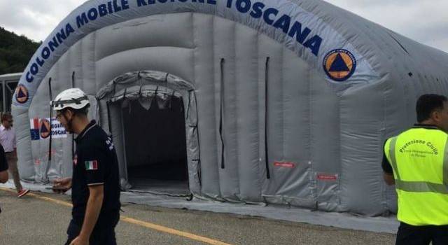 Tende e gazebo per fornire mascherine a chi entra in ospedale: triage della Protezione Civile tra le misure emergenza Coronavirus in Toscana