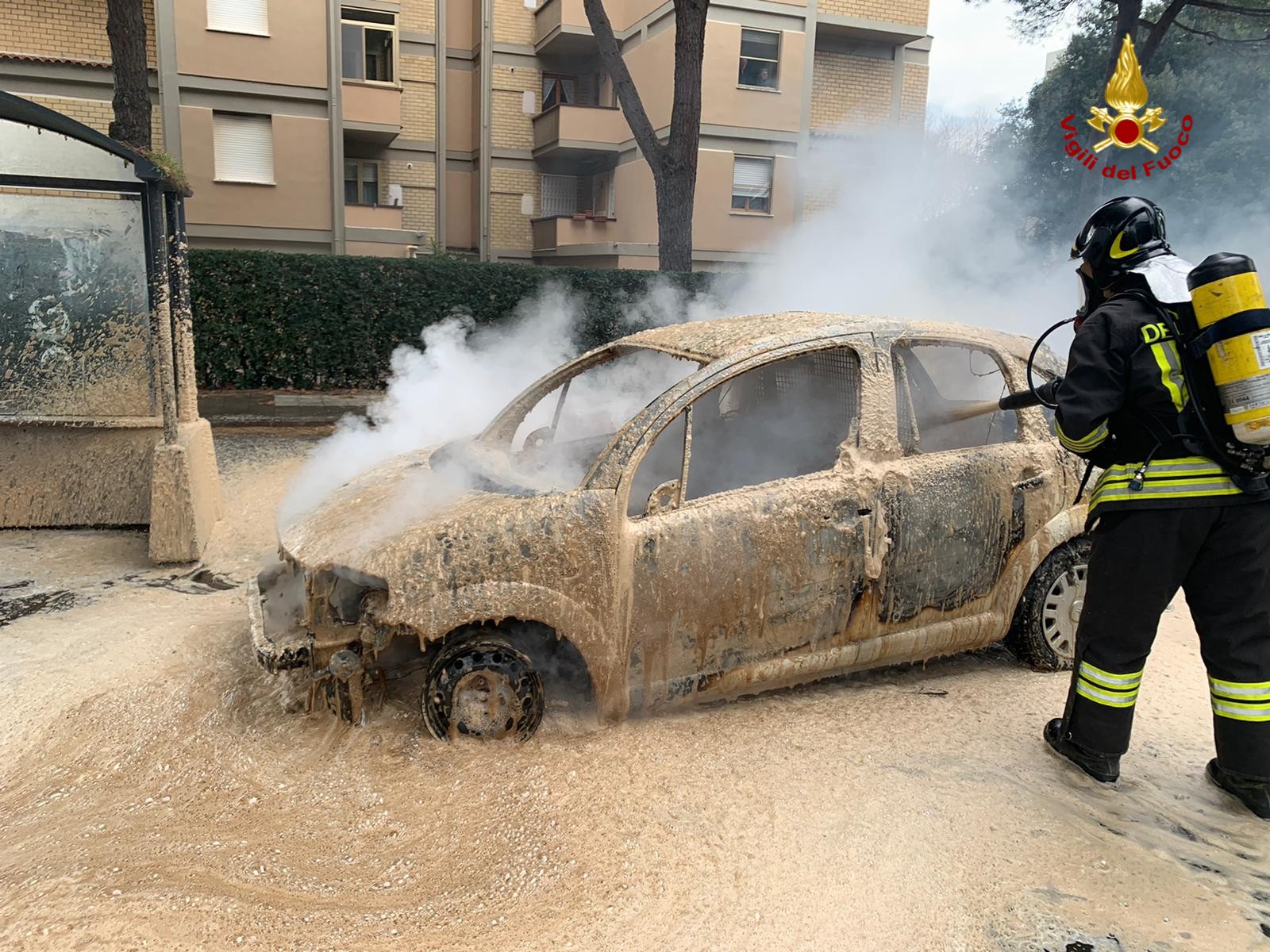 Auto a fuoco a Rosignano