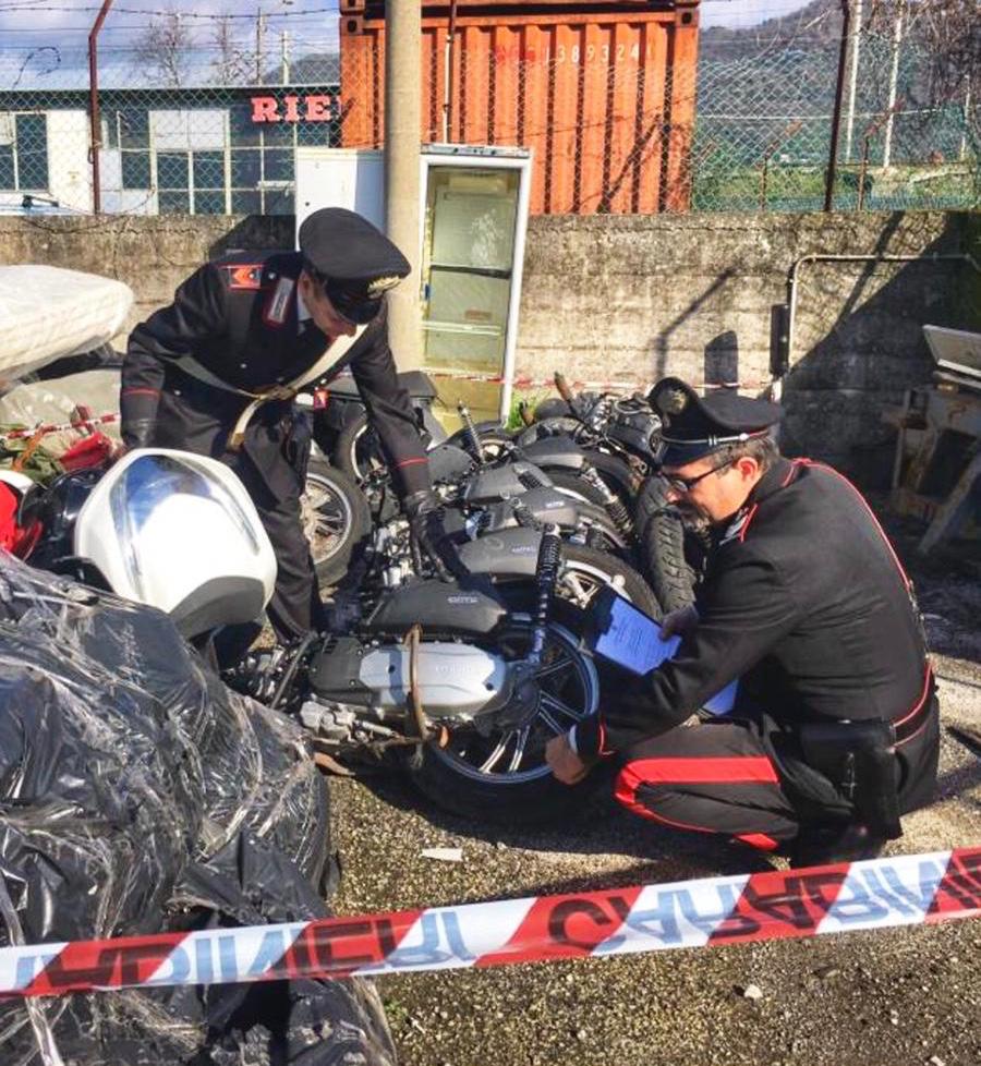 Riciclaggio di motorini rubati nell’asse Carrara – Livorno, sgominata la banda