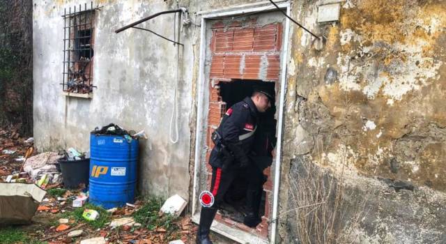 I Carabinieri di Carrara setacciano le zone soggette a degrado: scattano denunce e arresti