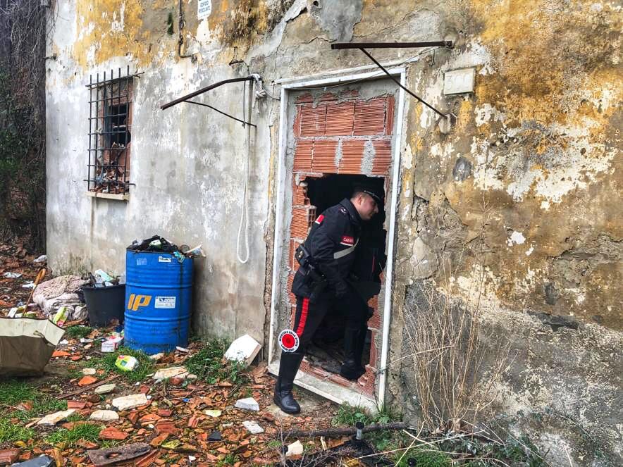 I Carabinieri di Carrara setacciano le zone soggette a degrado: scattano denunce e arresti