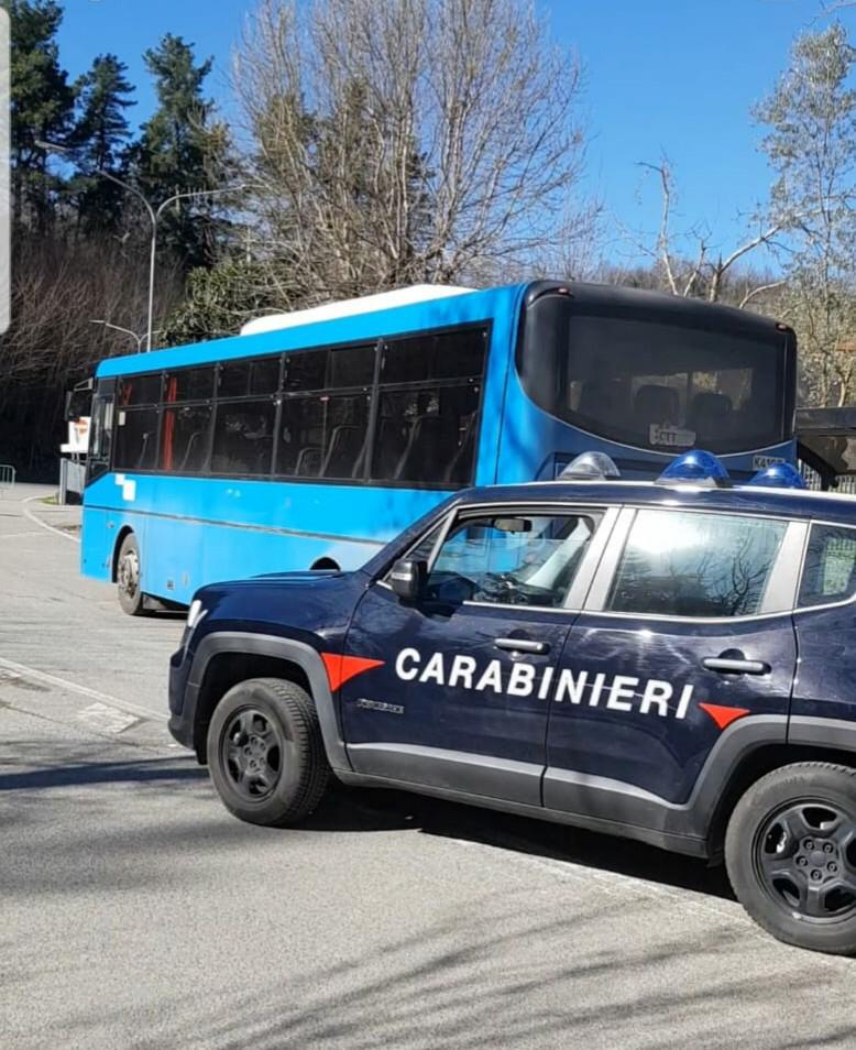 Controlli straordinari dei Carabinieri sui pullman degli studenti della Lunigiana