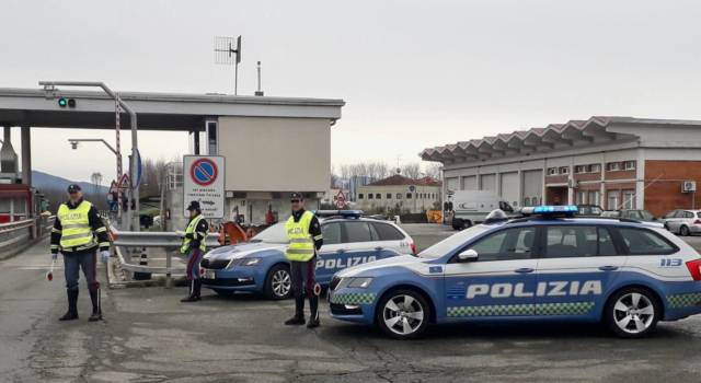 Coronavirus, non si fermano le operazioni di controllo: polizia in azione a Massa Carrara
