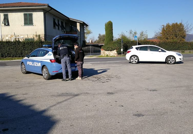 Continuano i controlli sul rispetto ai DPCM da parte della Polizia di Stato a Lucca