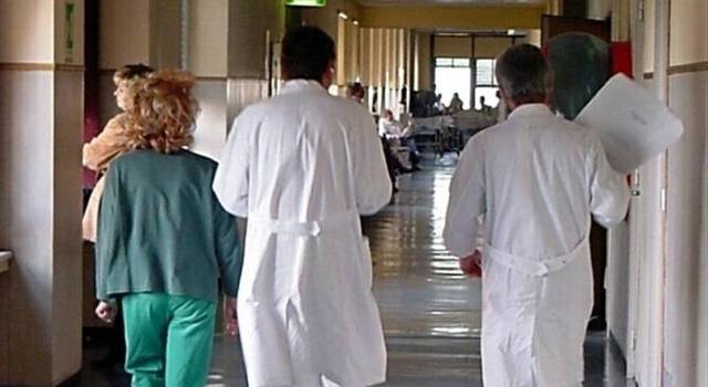 Medici, Dattolo: “In Italia uno su quattro trascura salute per turni lavoro massacranti” 