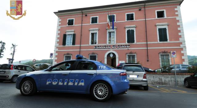 Lite alla movida, la Polizia interviene a Marina di Carrara
