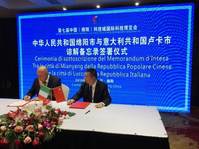 Solidarietà e aiuto dalla Cina a Lucca per l’epidemia di coronavirus: da Chengdu 15mila mascherine per la Protezione Civile