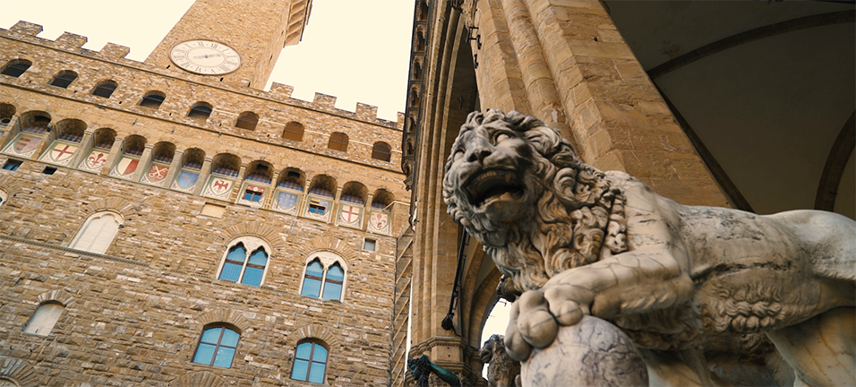 Le statue di Firenze ‘parlano’ alle piazze deserte e il video diventa virale: oltre mezzo milione di persone raggiunte