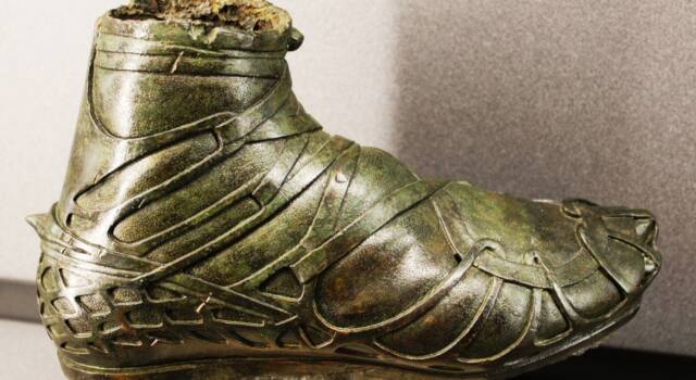 Uffizi, i capolavori della scultura classica visti… dalle scarpe. Mostra virtuale sul sito del museo