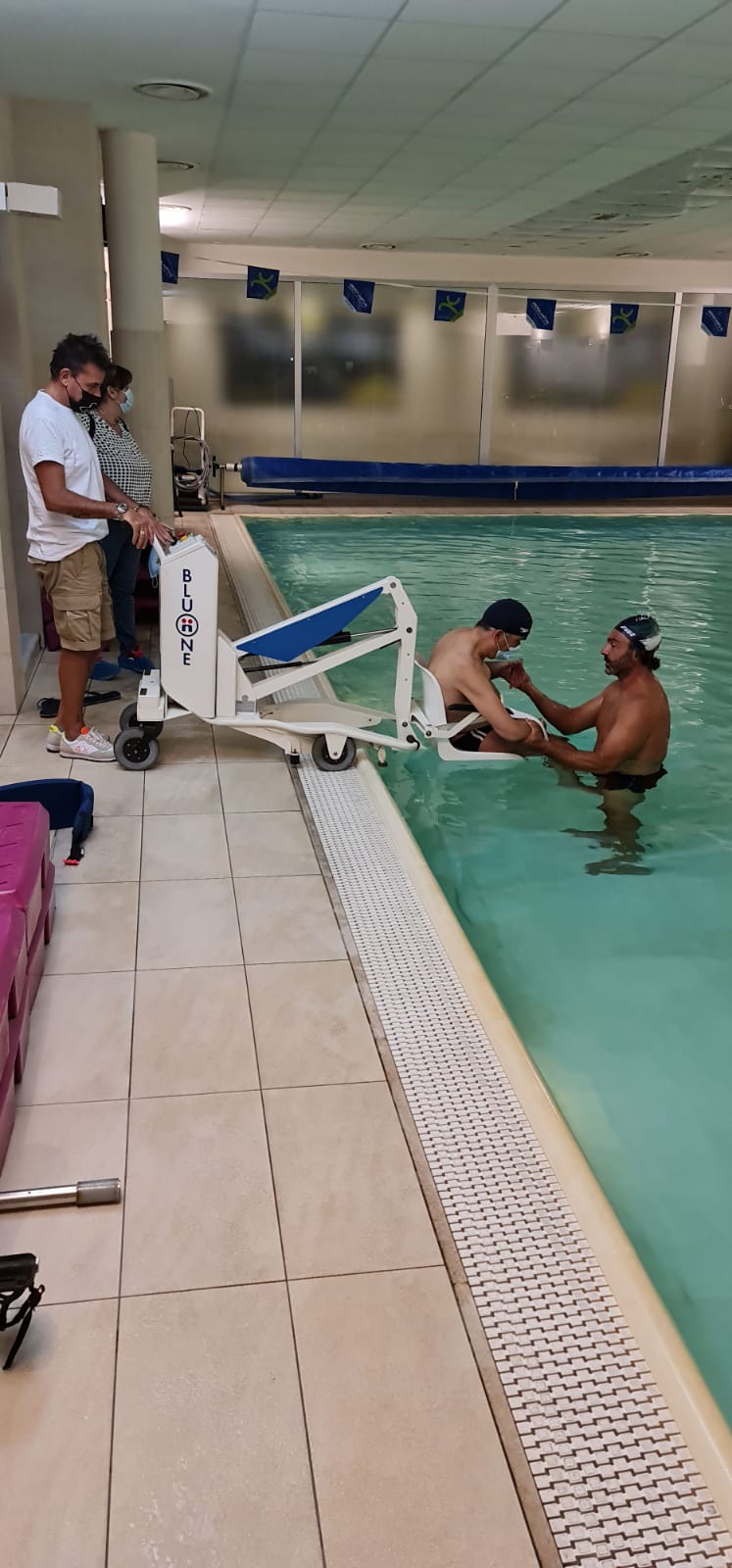 A Rosignano la prima esperienza di riabilitazione in acqua per disabili