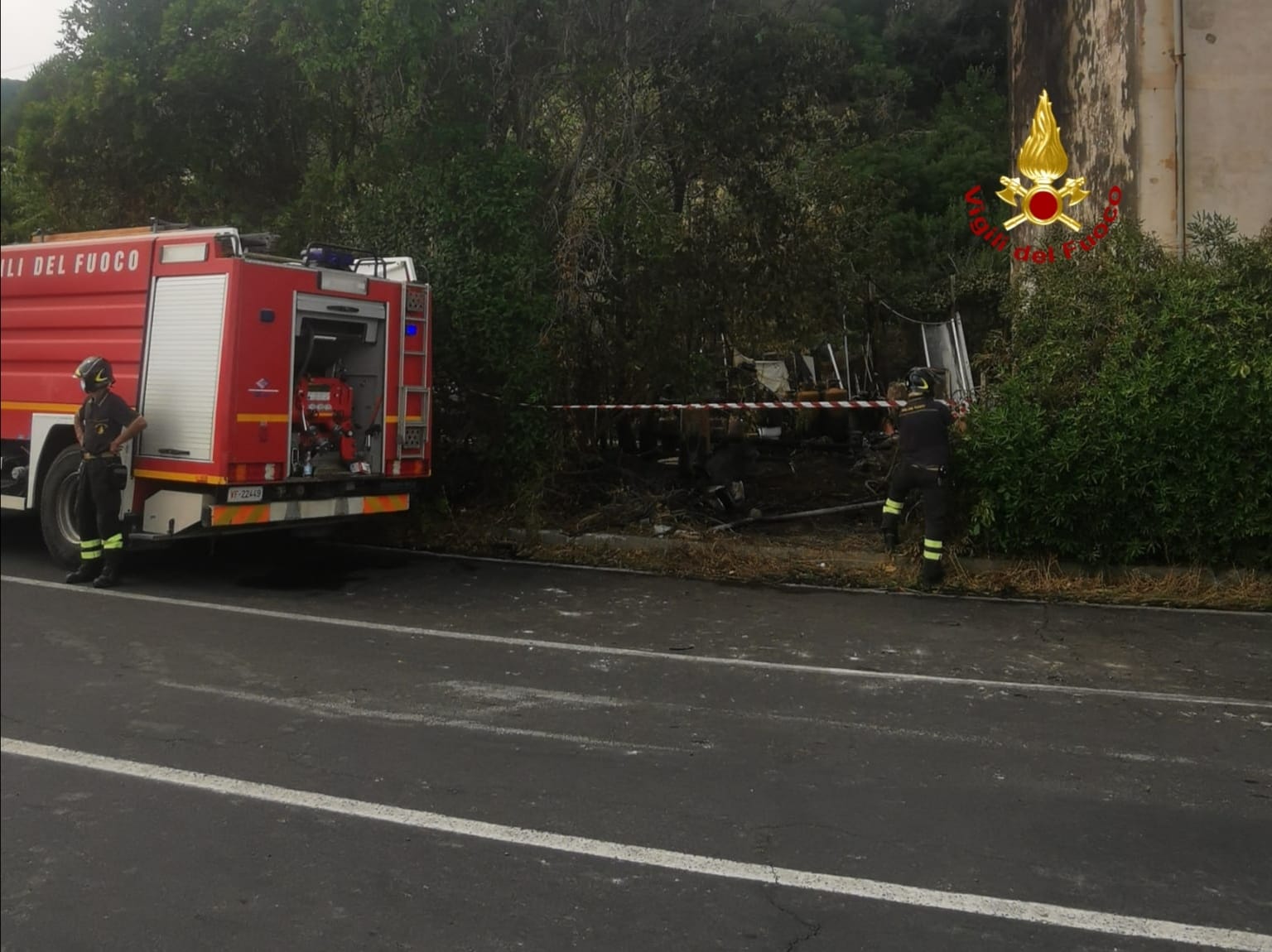 Nell’incendio esplodono due bombole di gpl