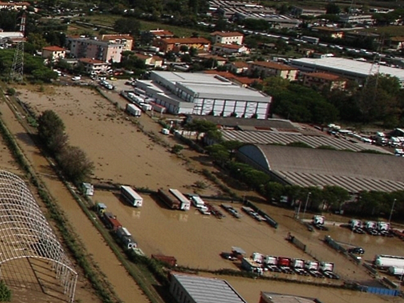 Lavori post alluvione: finito l’intervento in via Mondolfi, riapre il ponte sul rio Ardenza