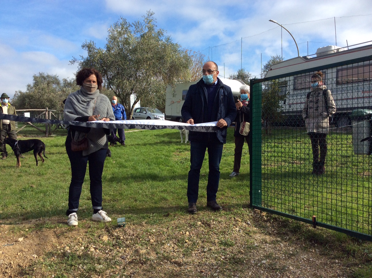 Siena, inaugurata la nuova area per lo sguinzagliamento dei cani