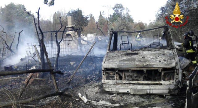 Incendio nella rimessa agricola a Tavernelle Val di Pesa