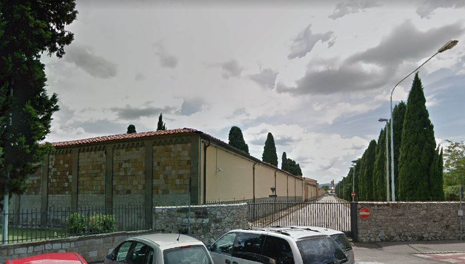 Carabinieri in congedo all’ingresso dei cimiteri per far rispettare le misure anti Covid