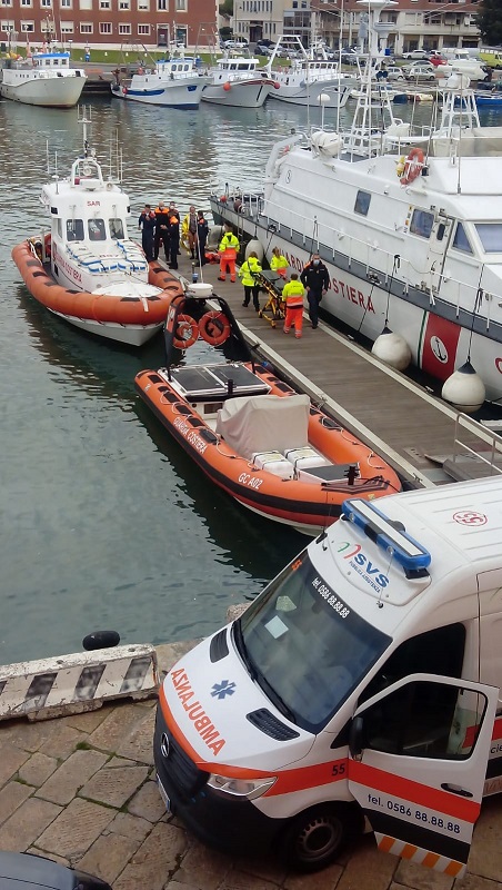 Livorno, affonda un peschereccio, salvati i due pescatori a bordo
