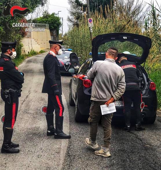 Operaio col vizio dello spaccio finisce in manette