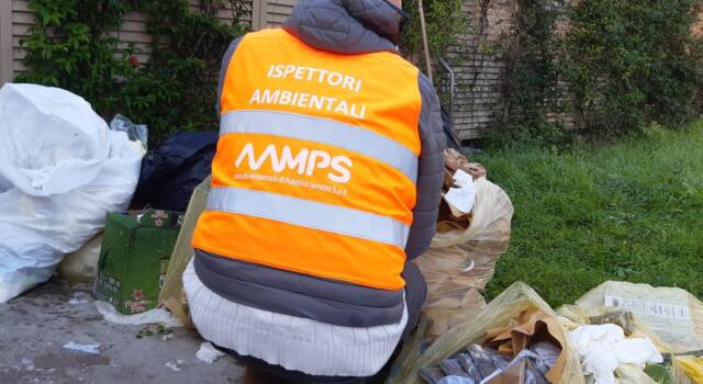 Abbandono dei rifiuti, sanzioni per 2.700 euro in cinque giorni a Livorno