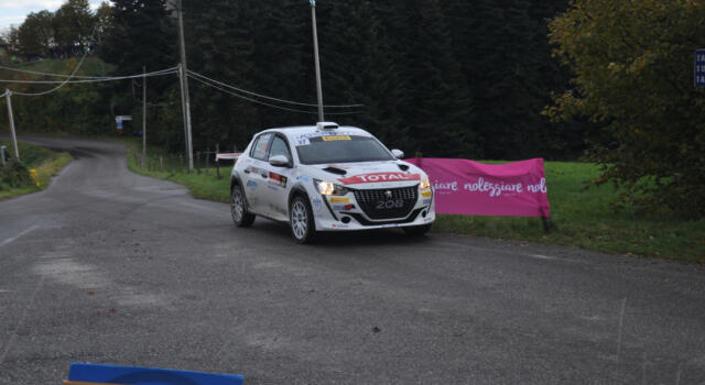 Paolo Andreucci e Anna Andreussi sulla terra toscana con la Peugeot 208 Rally 4