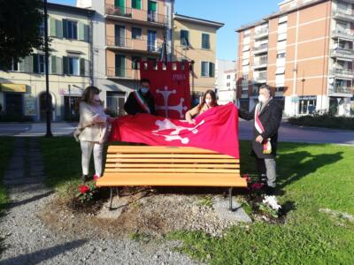 Una panchina arancione contro la violenza, Pisa dalla parte delle donne