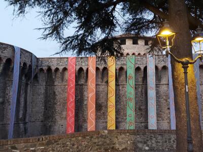 La Fortezza della Pace: gli arcobaleni di Dale alla Fortezza di Sarzana