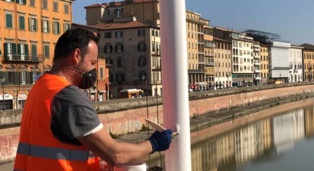 Pisa, azione antigraffiti sul Ponte di Mezzo