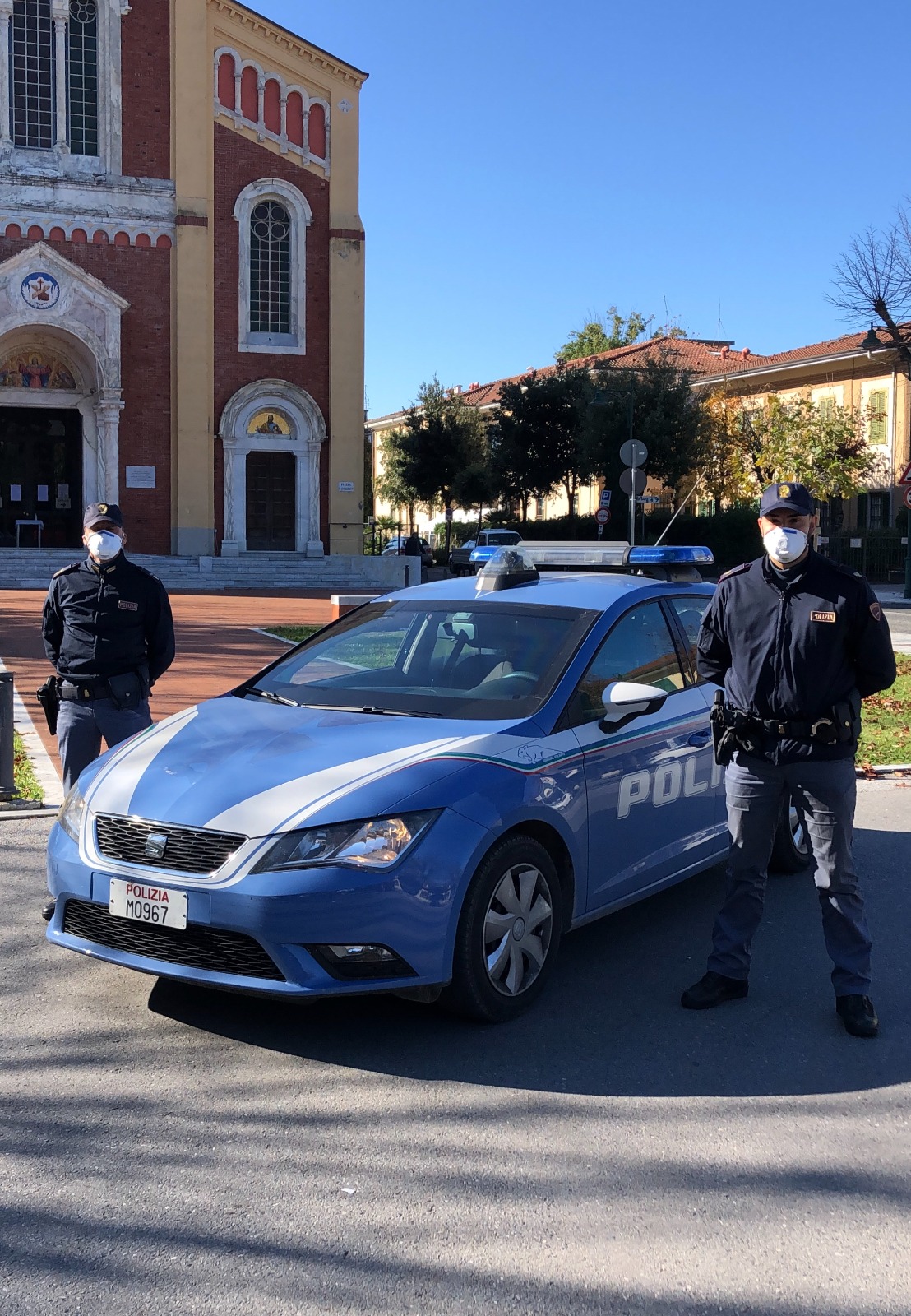 Trovati in giro a notte fonda, multe da 400 euro per tre giovani a Forte dei Marmi