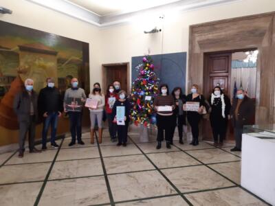 Raccolte circa 340 scatole di Natale di solidarietà a Pontedera. Cittadini e associazioni mobilitati per una bella iniziativa