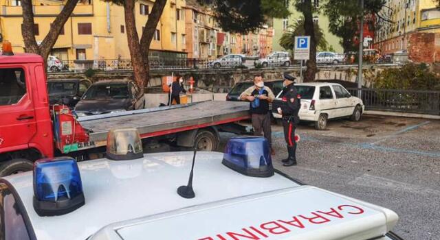 Auto abbandonate, i carabinieri di Carrara fanno pulizia