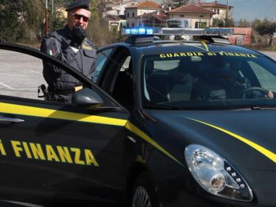 Usa l’auto come deposito di droga: arrestato a Piombino