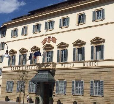 Hotel Villa Medici (Firenze), lavoratori non riassunti col cambio appalto: protesta la Filcams Cgil
