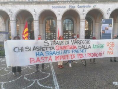 Strage di Viareggio, manifestazione davanti la stazione di Pisa