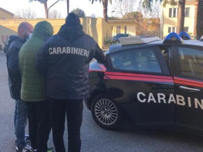 Inseguito a piedi e arrestato dai carabinieri