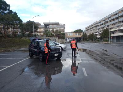 I carabinieri lo beccano per 300 volte a spacciare, un arresto